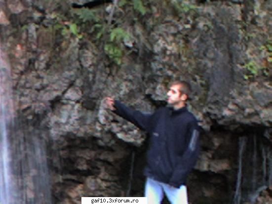 Umpic prin vacanta: - Eu si umpic de cascada - Forum Gaf