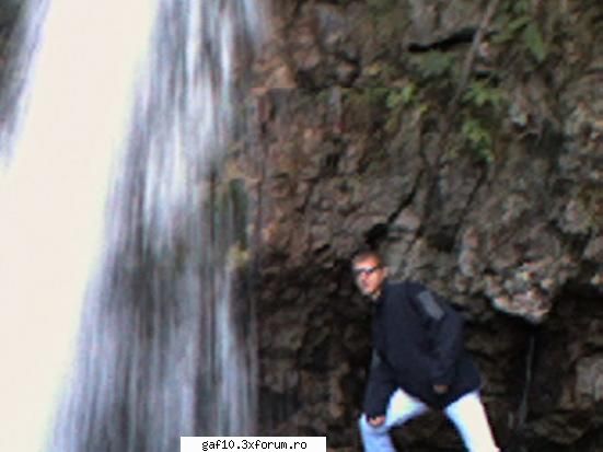 Umpic prin vacanta: - Aici....umpic mai mult din cascada - Forum Gaf
